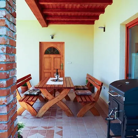 Lindika Holiday home